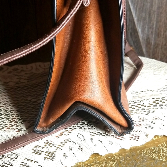 Brown leather purse w/ 2 handles & crossbody strap - Picture 8 of 9